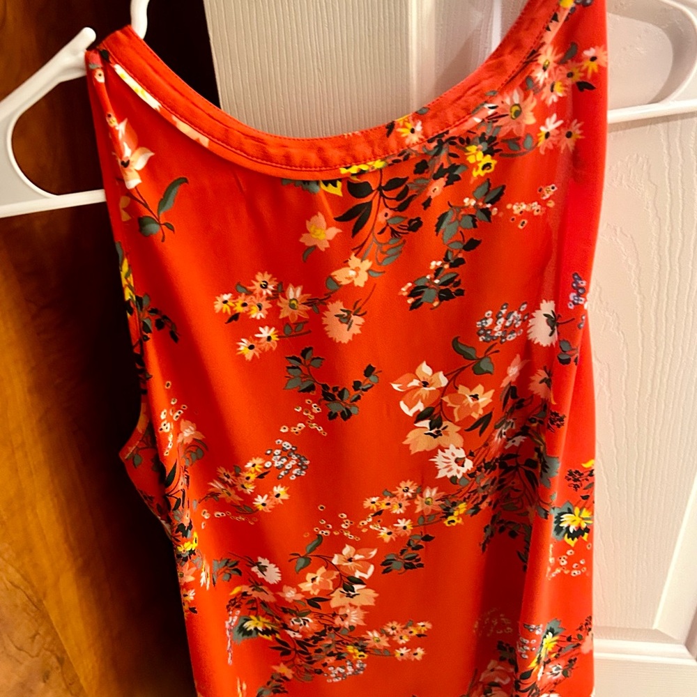 Floral Mixed Media Tank Loft Medium